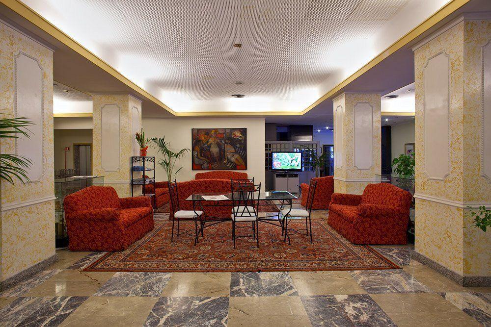 Hotel Grazia Deledda サッサリ エクステリア 写真