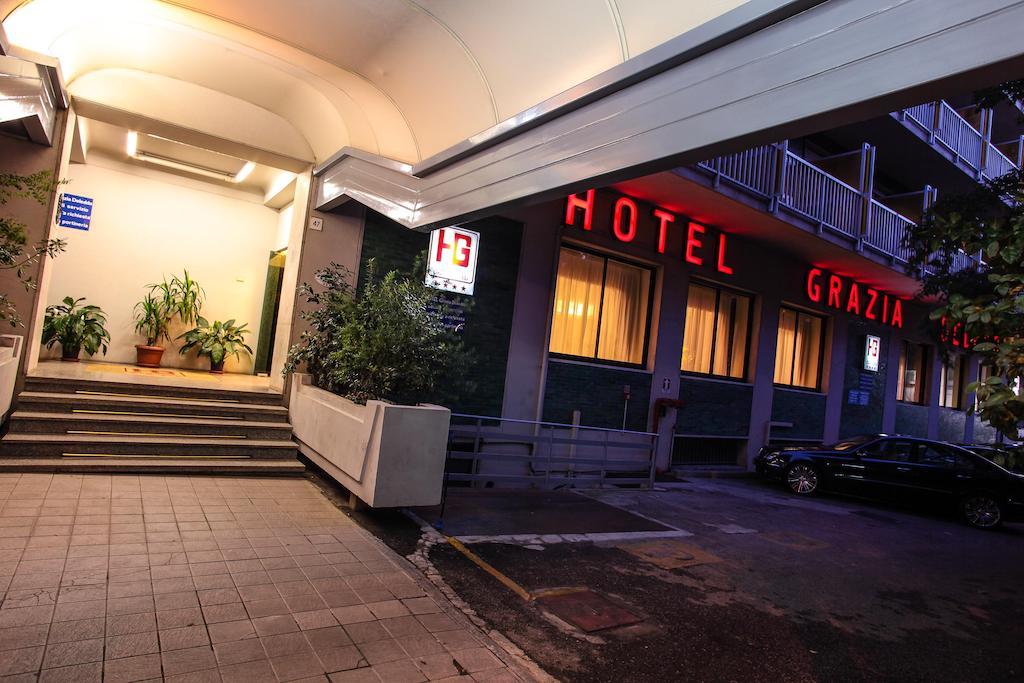 Hotel Grazia Deledda サッサリ エクステリア 写真